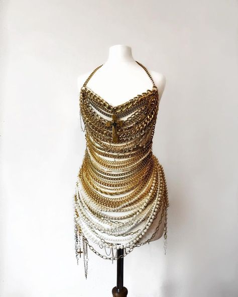 Pearl Dress Aesthetic, Bead Bra, Chain Clothes, Diy Outfits, Chain Gang, Burning Man Fashion, Taylor Swift Tour Outfits, Sassy Outfit, Burning Man Outfits