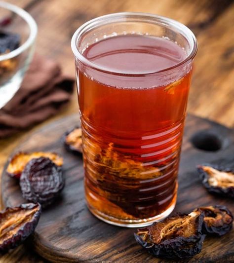 15 Best Benefits & Uses Of Prune (Sukhe Aloo Bukhara) Juice For Skin, Hair and Health Prunes Benefits, Onion Benefits, Prune Juice, Juice For Skin, Dried Prunes, Juice Benefits, Rosemary Tea, Vegetable Juices, Dried Plums