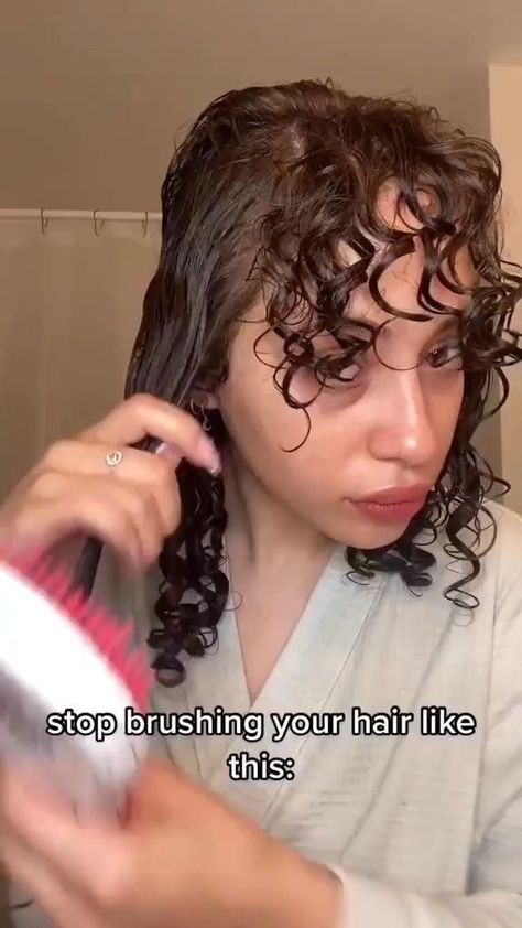 How to brush your curls for extra volume and definition 😍 hoco hairstyles, homecoming hairstyles How To Get Beautiful Curls, How To Get Curl Definition, How To Curl Your Curly Hair, Short Curly Hair Hacks, How To Volume Curly Hair, How To Tell If Your Hair Is Curly, How To Do Brush Curls, Hairstyle For Short Hair Curly, How To Curl Hair With A Brush