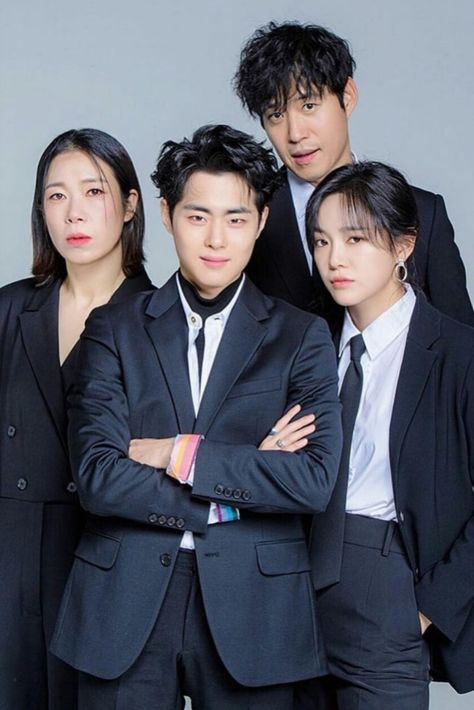 Jo Byung Gyu And Sejeong, Uncanny Counter Season 2, Drama Recommendations, Jo Byung-gyu, The Uncanny Counter, Noodle Shop, Uncanny Counter, Family Photoshoot Poses, Group Photography Poses