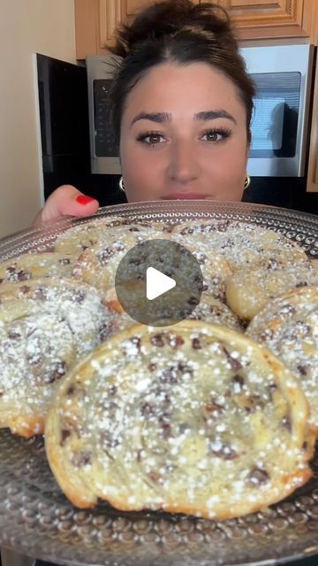 B I A N C A on Instagram: "Cannoli danishes🍰 these are so delish you need to give them a try! #cannolis #danish #dessert #italianfood #cannoli" Cannoli Bites, Cannoli Cookie, Cannoli Cookies Recipe, Cannoli Cookies, Cannoli Desserts, Danish Dessert, Cannoli Cake, Cannoli Recipe, Puff Pastry Desserts