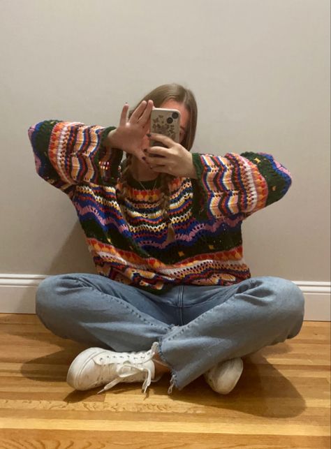 Colorful Sweater Outfit, Crochet Fall Sweater, Winter Fits Aesthetic, Crochet Sweater Outfit, Sweater And Jeans Outfit, Check Outfit, Coogi Sweater, Aesthetic Fit, Crochet Aesthetic