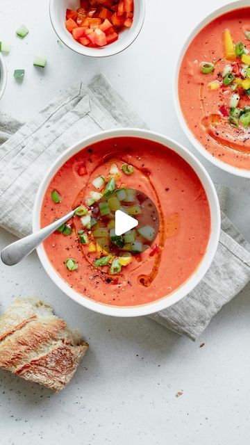 Lyse Petitjean | Recettes au Thermomix on Instagram: "Il fait CHAUD, vite un gaspacho !
La recette est sur le blog 🎈: cliquez sur le lien dans la bio ou tapez « yummix gaspacho » dans votre moteur de recherche préféré !

#quecalor #gaspacho #gazpacho #thermomix #recettethermomix #soupefroide" Gaspacho Soup, Gazpacho, Cooking Ideas, Smoothie, Pizza, On Instagram, Instagram, Pizzas, Thermomix