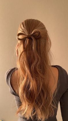 Cute Hair Ideas Half Up Half Down, Blonde Hair Styles Long Length, Hair Dance Ideas, Boarding School Hairstyles, Simple Hoco Hairstyles Straight, Hair Styles For Blonde Medium Length, School Hairstyles Pictures, Hairstyles For Medium Length Straight Hair Easy, How To Make Bow With Hair