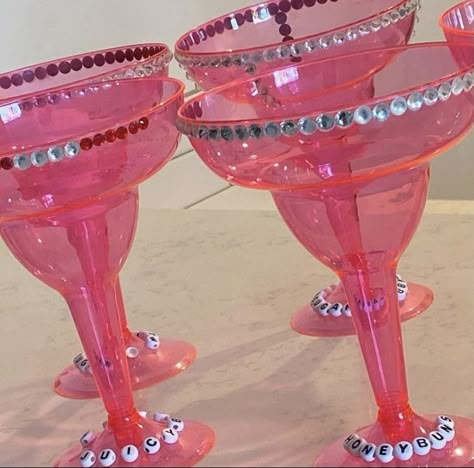 Brats Doll Birthday Party Ideas, Pink Neon Birthday Party, Y2k Club Birthday Party, Cancun Birthday Ideas, Hot Pink Disco Birthday Party, Brats Party Theme, Bratz Party Theme Decorations, 50 Shades Of Pink Party Ideas Outfits, Bratz Birthday Party Ideas 21