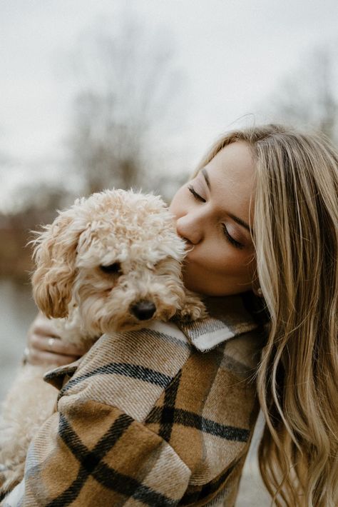 Small Dog And Owner Photography, Photoshooting Dog Girl, Small Dog And Owner Photoshoot, Photoshoot With Small Dog, Small Dog Photoshoot Ideas With Owner, Small Dog Photoshoot, Dog Owner Photoshoot, Dogs Photoshoot, Mom Photo Shoots