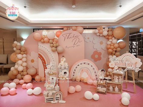 Boho Backdrop Birthday, Dekor Aqiqah Baby Girl, Boho Rainbow Birthday Party Decorations, Boho Rainbow Backdrop, Boho Baby Birthday, Baby Birthday Balloon, Arco Iris Boho, Boho Rainbow Birthday Party, Rainbow Birthday Party Decorations