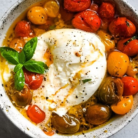 Oven Roasted Tomatoes & Burrata with Hot Honey » Kay's Clean Eats Roasted Tomatoes Recipe, Honey Appetizers, Tomatoes Burrata, Roasted Tomato Recipes, Hot Honey Recipe, Burrata Recipe, Toasted Baguette, Oven Roasted Tomatoes, Tomatoes Recipe