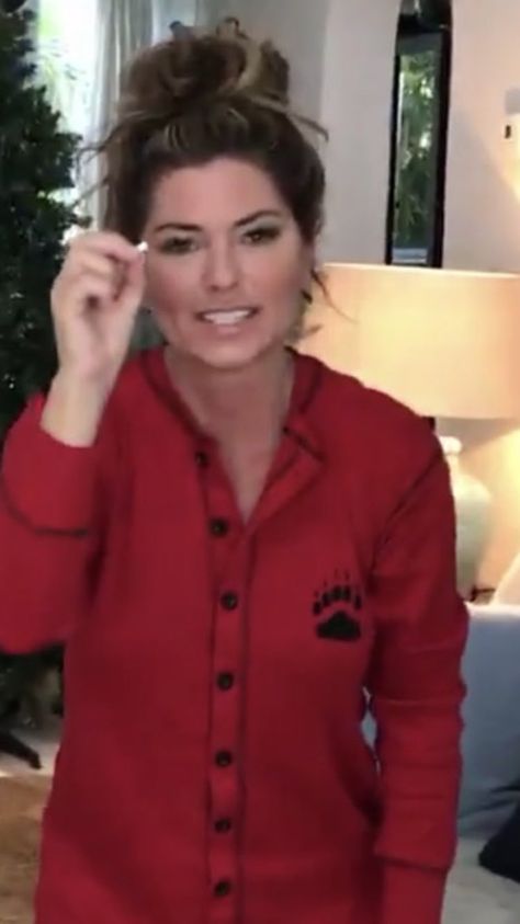 Shania Twain Shaina Twain Selfie, Pictures Of Shania Twain, Shania Twain Son, Any Man Of Mine Shania Twain, Shania Twain Waking Up Dreaming, Shania Twain From This Moment On, Shania Twain Performing, Female Artists Music, Country Pop