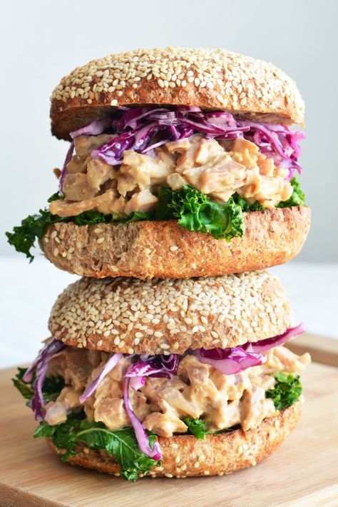 Save this healthy fancy sandwich recipe to make Vegan Smoky Tahini Jackfruit Sandwiches. Jackfruit Sandwich, Jackfruit Recipes, Vegan Sandwiches, Vegan Burgers, Vegan Sandwich, Vegan Condiments, Vegan Lunch, Sandwiches Wraps, Vegan Dinner