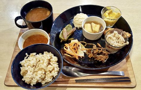 Shojin Ryori Recipe, Buddhist Meals, Buddhist Recipes, Buddhist Food, Traditional Japanese Kitchen, Shojin Ryori, Temple Food, Food Essentials, Japanese Breakfast