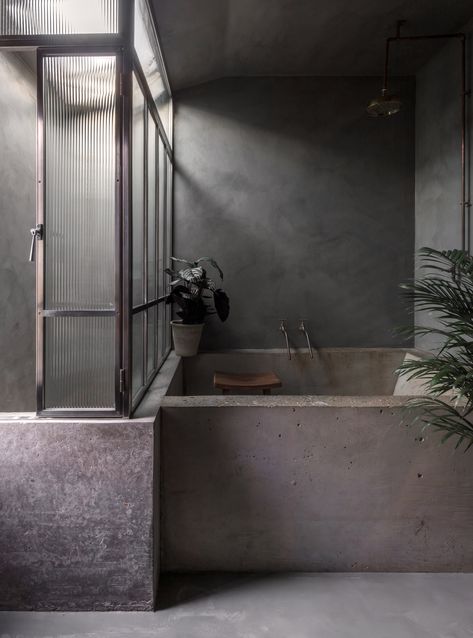 Concrete Bathtub, City Bathrooms, Crittal Windows, Concrete Interiors, Stone Bathtub, Brutalist Buildings, Concrete Column, Concrete Bathroom, Townhouse Designs