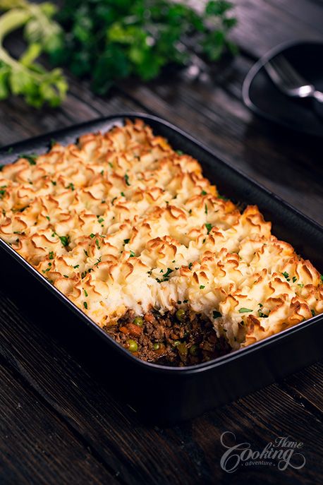 Irish Shepherd’s Pie :: Home Cooking Adventure Irish Shepherds Pie Recipe, Irish Dinner, Irish Cooking, Irish Cuisine, Shepherds Pie Recipe, Cottage Pie, Shepherds Pie, Irish Recipes, British Food