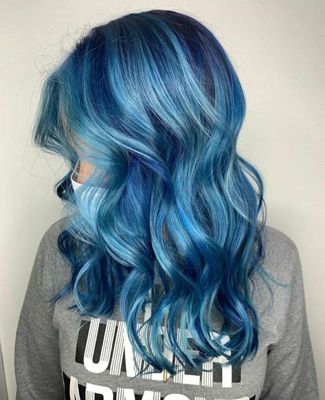 Winter Blue Hair, Exotic Hair Color, Vivid Hair Color, Creative Hair Color, Cute Hair Colors, Playing With Hair, Beautiful Hair Color, Hair Up Styles, Hair Color Blue