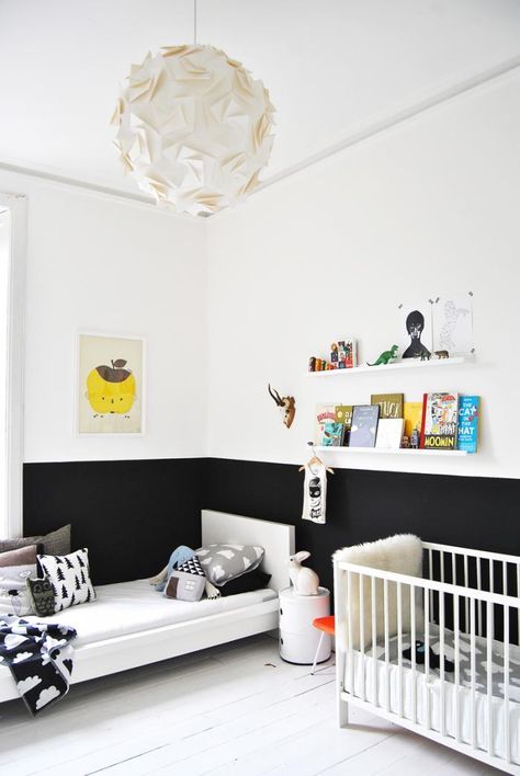 BABY room Boy And Girl Shared Room, Scandinavian Kids Rooms, Two Tone Walls, Ideas Habitaciones, Scandinavian Kids, Shared Kids Room, Kura Bed, Kids Room Inspiration, Shared Room