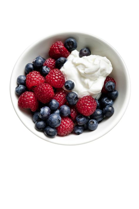 5 oz nonfat Greek yogurt with 1 cup berries 157 calories, 0 g fat Charles Masters - Redbook.com Mac Icons, Gluten Free Puff Pastry, Lockscreen Ios, Healthy Eating Snacks, Low Calorie Snacks, 31 Days, Grown Ups, Snack Ideas, Clean Girl