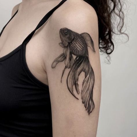 Golden Fish Tattoo, Betta Fish Tattoo, Goldfish Tattoo, Small Words Tattoo, Revelation Tattoo, Gray Tattoo, Chic Tattoo, Water Tattoo, Handpoke Tattoo