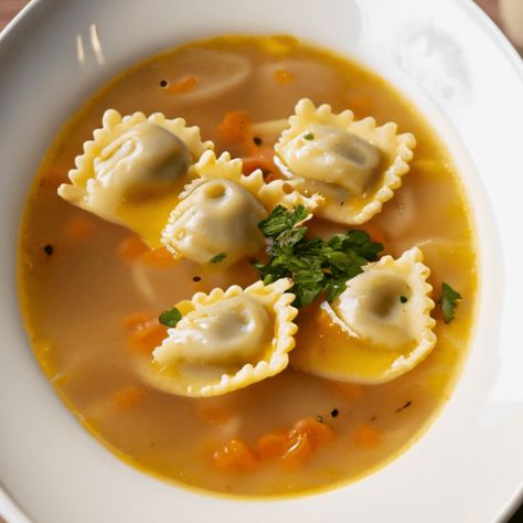 Mini Ravioli Soup, Italian Ravioli Soup, Ravioli Soup Recipe, Chicken Ravioli, Ravioli Soup, Quick Soup Recipes, Cheese Ravioli, Italian Soup, Cozy Meals