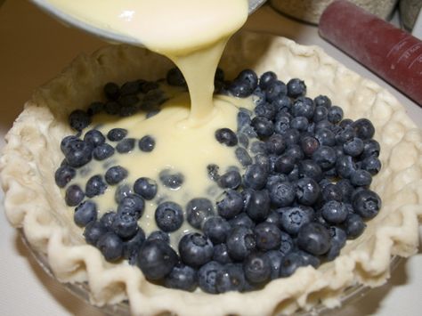 Blueberry Cream Pie Recipe, Blueberry Cream Pie, Crustless Pie, Blueberries And Cream, Blueberry Cream Pies, Yummy Pies, Summer Pie, Cream Pies, Pie Crumble