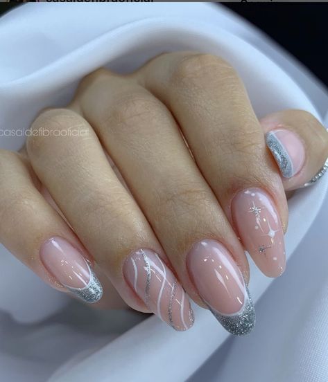 Rose And Silver Nails, Light Pink And Silver Nails, Silver Design Nails, Silver Chrome Nails Designs, Silver And Pink Nails, Quince Nails, Rose Nail Art, Pink Nail Art, Nail Art Designs Diy