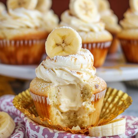 Banana Pudding Cupcakes Banana Pudding Cupcakes Cake Mixes, Banana Pudding Cupcake, Banana Cupcake Recipe, Banana Cream Cupcakes, Classic Banana Pudding, Banana Pudding Cupcakes, Instant Banana Pudding, Pudding Cupcakes, Moist Vanilla Cake