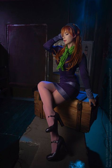 Character: Daphne Blake / From: Hanna-Barbera's 'Scooby Doo' Cartoon / Cosplayer: Anastasya Zelenova (aka Anastasya01) / Photo: GREED (Maria Ilina) (2016) Daphne And Velma Photoshoot, Daphne Blake Cosplay, Daphne Cosplay, Daphne From Scooby Doo, Velma Daphne, Velma Cosplay, Velma Scooby Doo, Geek Women, Daphne And Velma