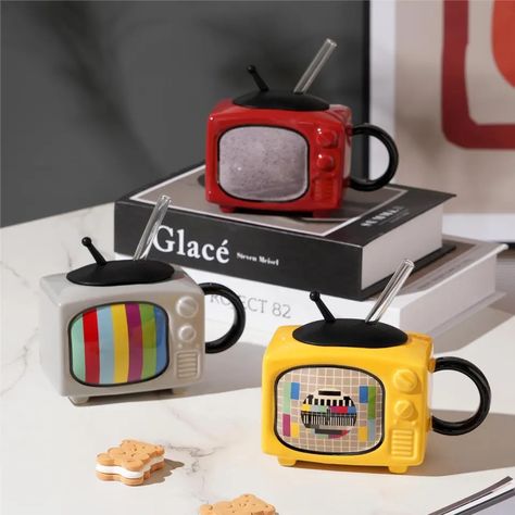 Ceramic Tv, Ideas Ceramica, Retro Mugs, Retro Television, Mug Product, 3d Tv, Tv Head, Shampoo Hair, Things To Do When Bored