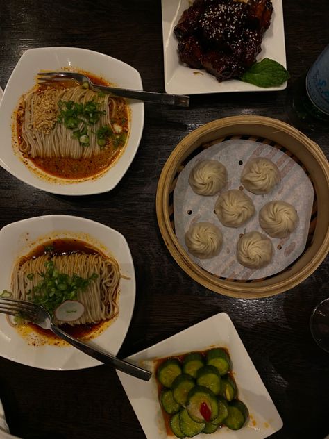 🥟 #food #aesthetictumblr #dumplings #noodles #dintaifung #aesthetic #delicious #dinner Din Tai Fung Aesthetic, Dumpling Aesthetic, Dumplings Aesthetic, Birthday 2023, Din Tai Fung, Delicious Dinner, Chow Chow, Dumplings, Nom Nom