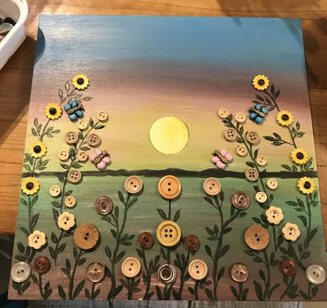 Button Canvas Art Diy, Crafts To Do With Buttons Diy, Button Flowers On Canvas, Pictures With Buttons, Flower Button Art, Button Pictures Ideas, Crafts On Canvas, Button Canvas Art, Button Crafts For Adults