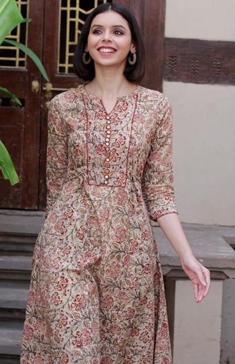 Kalamkari Kurti, Kalamkari Dress, Jaipur Kurti, Kalamkari Dresses, Salwar Neck Designs, New Kurti Designs, Churidar Designs, Simple Kurta Designs, Designer Kurti Patterns