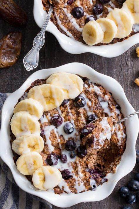 This Blueberry "Oatmeal" Breakfast Bake has a flavor and texture reminiscent of baked oatmeal, yet it's grain free and paleo!  It's a perfect option for breakfast when you want something naturally sweet but want to keep things clean.  It's also egg free, vegan and contains no added sugar. Oatmeal Breakfast Bake, Paleo Running Momma, Oatmeal Bake, Vegan Steak, Keto Burger, Breakfast Oatmeal, Paleo Recipes Breakfast, Whole 30 Breakfast, Vegan Recipes Videos