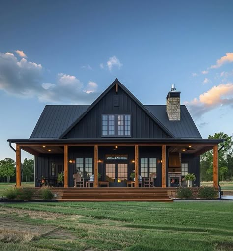 Cute Barndominium Exterior, Bardominum White, Black Barndominium With Wood Accents, Black Barnodium Homes, Spec House Ideas Interior Design, Charcoal And Black Barndominium, Black House Exterior With Wood Accents, Black And Wood Barndominium, Barndominium House Ideas