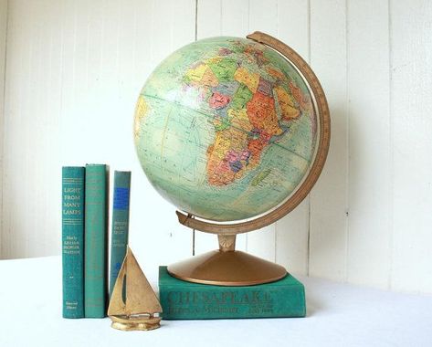 Homework Space, Mini Globe, Nursery Vintage, Old Globe, Globe Art, Desk Area, World Globes, Teenager Gifts, Globe Decor