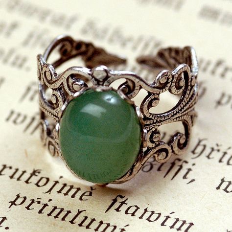 filigree adventurine ring Irish Jewelry Rings, Witch Ring, Aventurine Ring, Witch Rings, Cameo Bracelet, Headpiece Accessories, Aventurine Stone, Irish Jewelry, Cabochon Ring