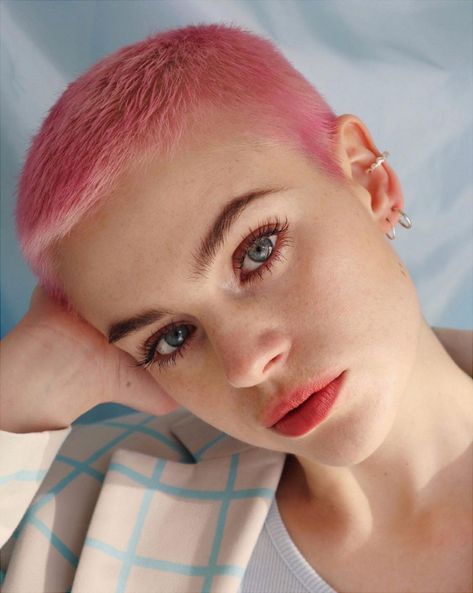 Pink Short Hair, Buzzed Hair Women, Buzz Cut Women, Wild Hair Color, Buzz Cut Hairstyles, Shaved Head Women, Androgynous Hair, Shaved Hair Designs, Buzzed Hair