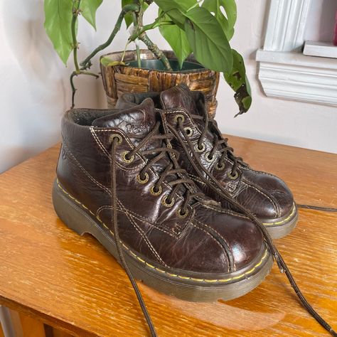 Y2k/90s Dr Doc Martens Chunky Platform Brown Boots Women’s Uk size 7/ Us size 9 Brown Boots Chunky, Doc Martens Reference, Chunky Doc Martens, 90s Doc Martens, Chunky Brown Boots, Dr Martens Boots Outfit, Platform Black Boots, Brown Doc Martens, Vintage Doc Martens