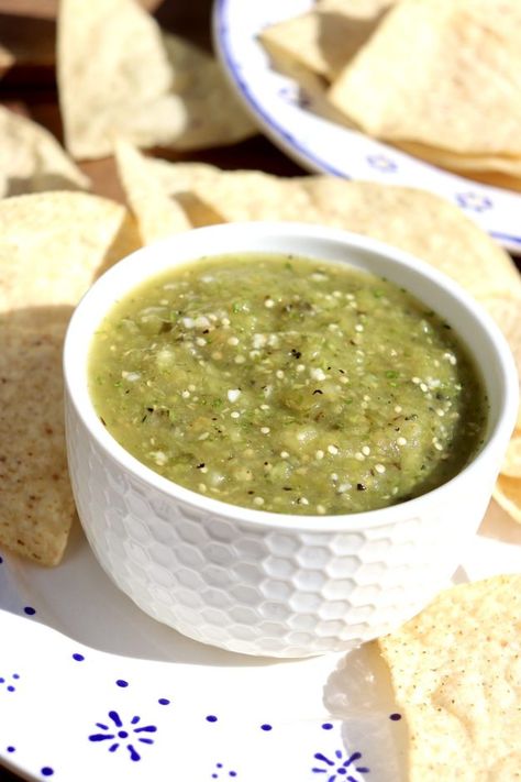 A quick broil brings out the flavor of tomatillos in this easy salsa that can be used just like its red counterpart. Think grilled meats, eggs, burgers, grain bowls, and anything Tex-Mex! Green Salsa Verde, Hummus Chips, Chipotle Copycat Recipes, Chipotle Recipes, Copycat Chipotle, Chipotle Mexican Grill, Salsa Verde Recipe, Roasted Tomatillo, Salsa Guacamole