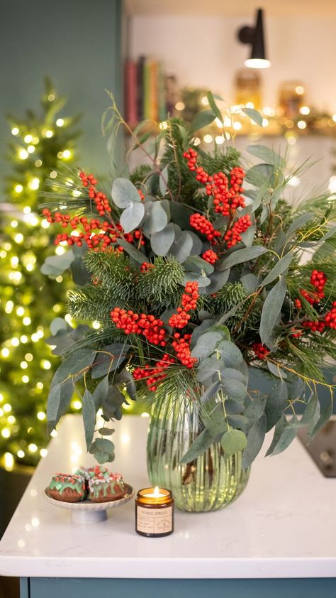 Ilex Berries Arrangement, Christmas Faux Flower Arrangements, Christmas Foliage Arrangements, Christmas Bouquet Centerpiece, Dried Flower Christmas Arrangements, Simple Christmas Flower Arrangements, Flower Bouquet Christmas, Christmas Fake Flower Arrangements, Easy Christmas Floral Arrangements