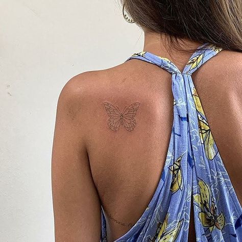 Line Animals, Cool Finger Tattoos, Animal Tattoos For Women, Freedom Tattoos, Tiny Tats, Butterfly Tattoo On Shoulder, Butterfly Back Tattoo, Shoulder Blade Tattoo, Small Shoulder Tattoos