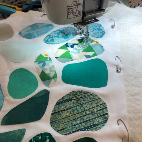 Sea Glass Quilt, Ocean Quilt, Seaglass Art, Sea Quilt, Scrap Fabric Crafts, Start Quilting, Landscape Quilts, Contemporary Quilts, Heart Quilt