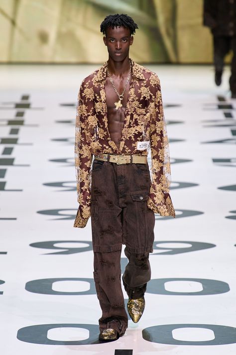 Dolce And Gabbana Menswear 2023, Mens High Fashion Runway Haute Couture, Mens Runway 2023, Dolce And Gabbana Menswear, Versace Menswear, Yuko Higuchi, Outfit Homme, 2023 Menswear Fashion Show, Dolce And Gabbana Runway