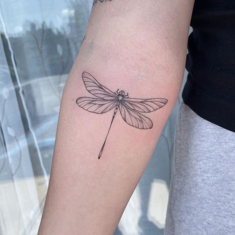 Mum And Daughter Tattoo, Artsy Tattoos, Inspo Tattoo, Mum And Daughter, Dragonfly Tattoo Design, Daughter Tattoo, Special Tattoos, Dotwork Tattoo, Dragonfly Tattoo