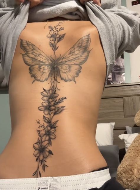 Backpiece Tattoo, Cute Hand Tattoos, Pretty Hand Tattoos, Tasteful Tattoos, Spine Tattoos For Women, Tattoos For Black Skin, Pretty Tattoos For Women, Dope Tattoos For Women, Stylist Tattoos