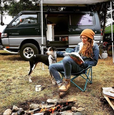 308 Pics From 'Project Van Life' Instagram That Will Make You Wanna Quit Your Job And Travel The World Dream Roadtrip, Pics Of People, Can Life, Dreamy Images, Van Travel, Travel People, Kombi Home, Quitting Job, Campervan Life