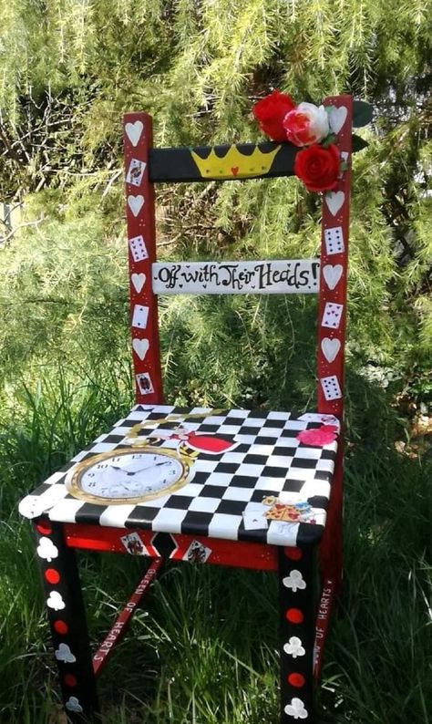 Painted Chairs Diy, Alice In Wonderland Bedroom, Alice In Wonderland Garden, Wonderland Garden, Alice In Wonderland Crafts, Alice In Wonderland Room, Alice In Wonderland Diy, Alice In Wonderland Decorations, Alice In Wonderland Tea Party Birthday