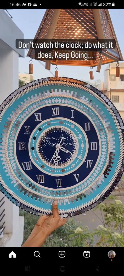 Lippan Art Clock Design, Painted Mirror Art, Acrylic Portrait Painting, Diy Crafts Love, Mandala Wallpaper, Lippan Art, Wine Bottle Art, Mirror Artwork, Art And Craft Videos