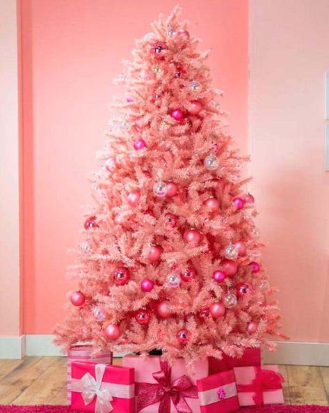 Pink Christmas Tree #valentine #tree #diy #decorhomeideas Vday Gift Ideas, Chic Centerpieces, Unlit Christmas Trees, Halloween Valentines, Valentine Wreaths, Tinsel Christmas Tree, Decorate Christmas, Valentine Tree, Holiday Trees