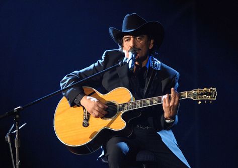 El Poeta del pueblo le recordó al presentador el gran error que cometió ignorándolo cuando era joven y con su humilde reproche logró que se disculpara con él en TV. Joan Sebastian, Music Instruments, Guitar, Tv, Music