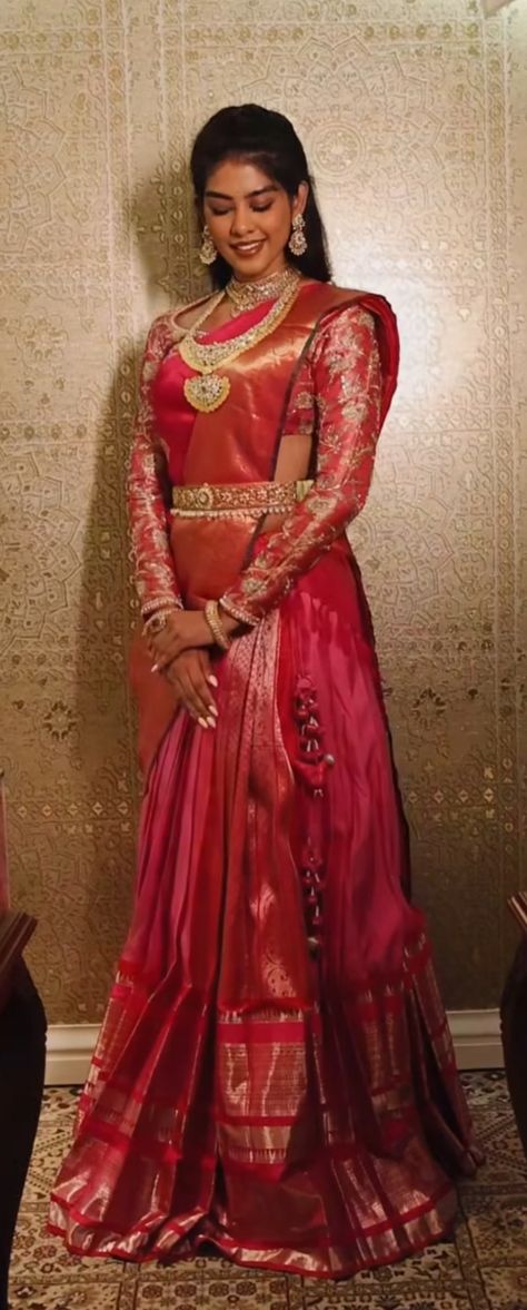 Full Sleeves Blouse Designs, Simple Lehenga, Half Saree Lehenga, Trendy Outfits Indian, Outfits Indian, Full Sleeve Blouse, Saree Lehenga, Indian Flowers, Bridal Outfit