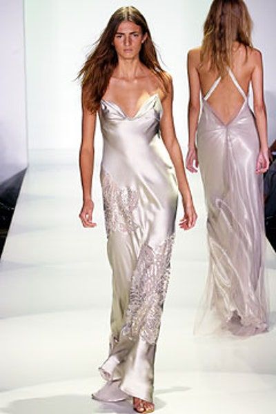 2000s Runway Fashion, Vera Wang Wedding Dress, Vera Wang Wedding, Wedding Dresses Vera Wang, 90s Runway Fashion, Vera Wang Dress, Illusion Dress, Runway Dresses, Vera Wang